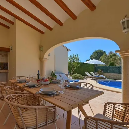 Esperanza Villa *